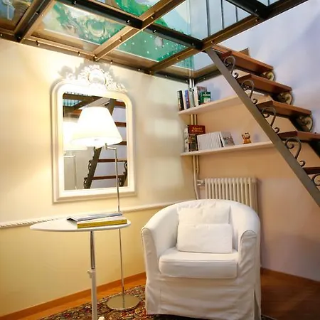 Lily Apartmán